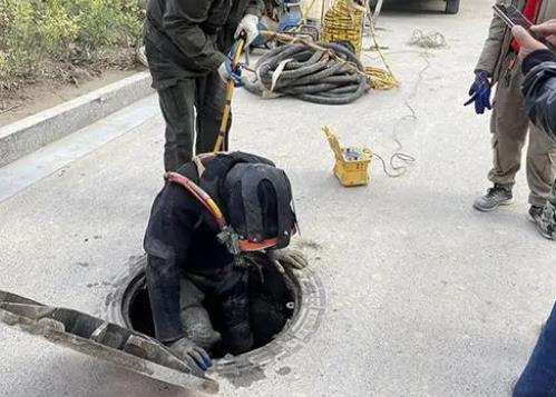 保定定州抽化粪池公司分享管道气囊封堵的原理。